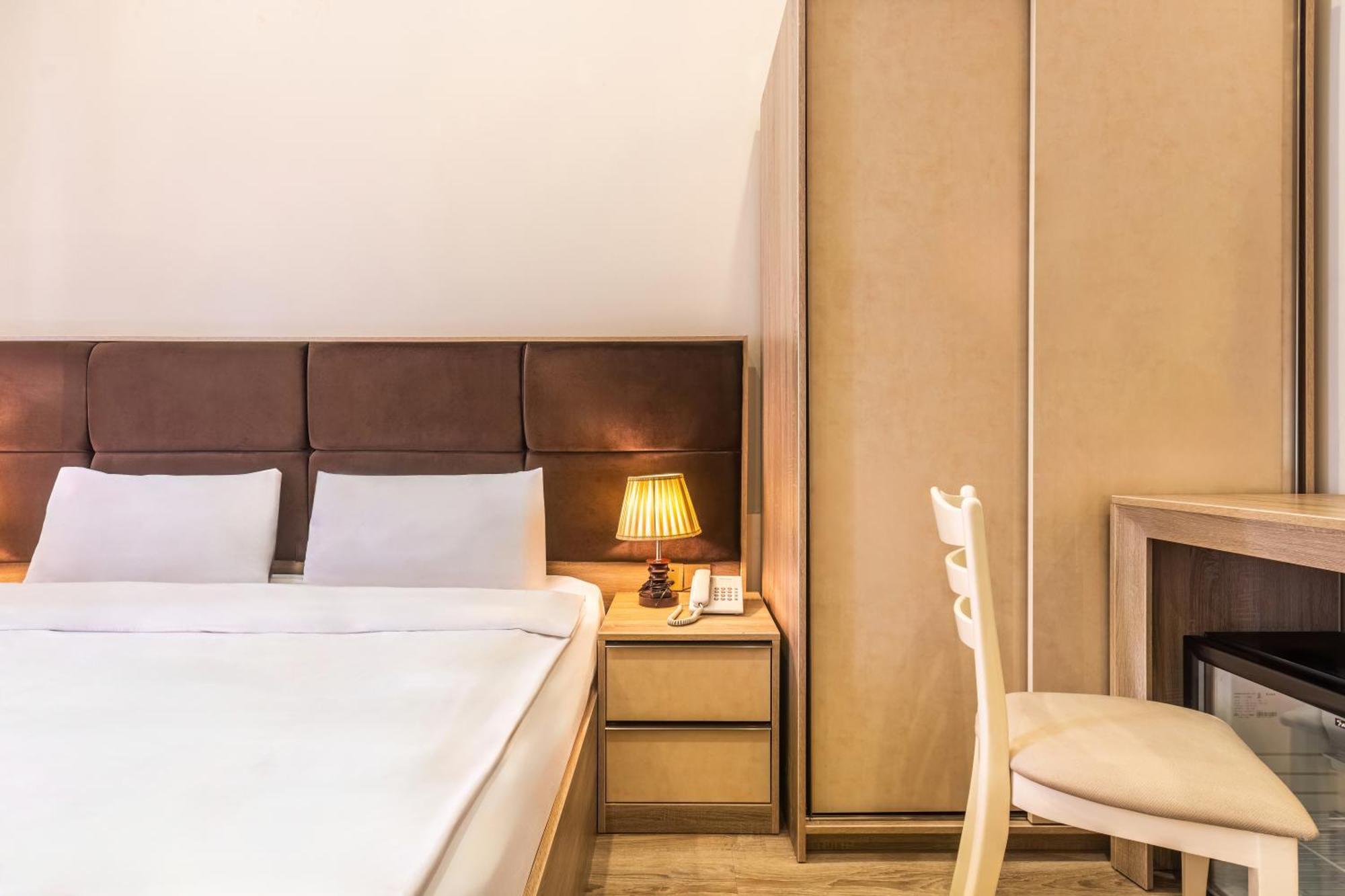 Deluxe Hotel Баку Екстериор снимка