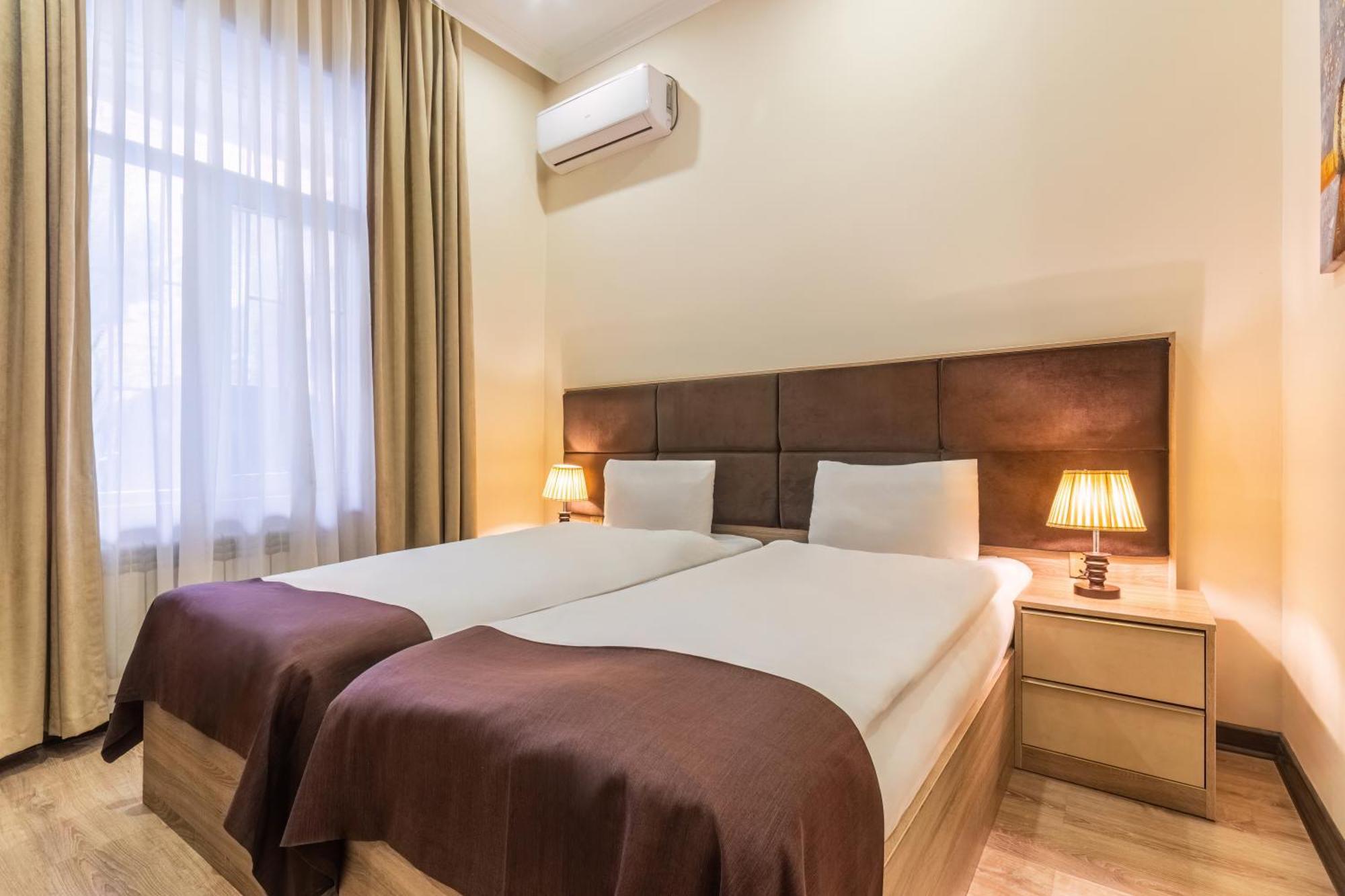 Deluxe Hotel Баку Екстериор снимка