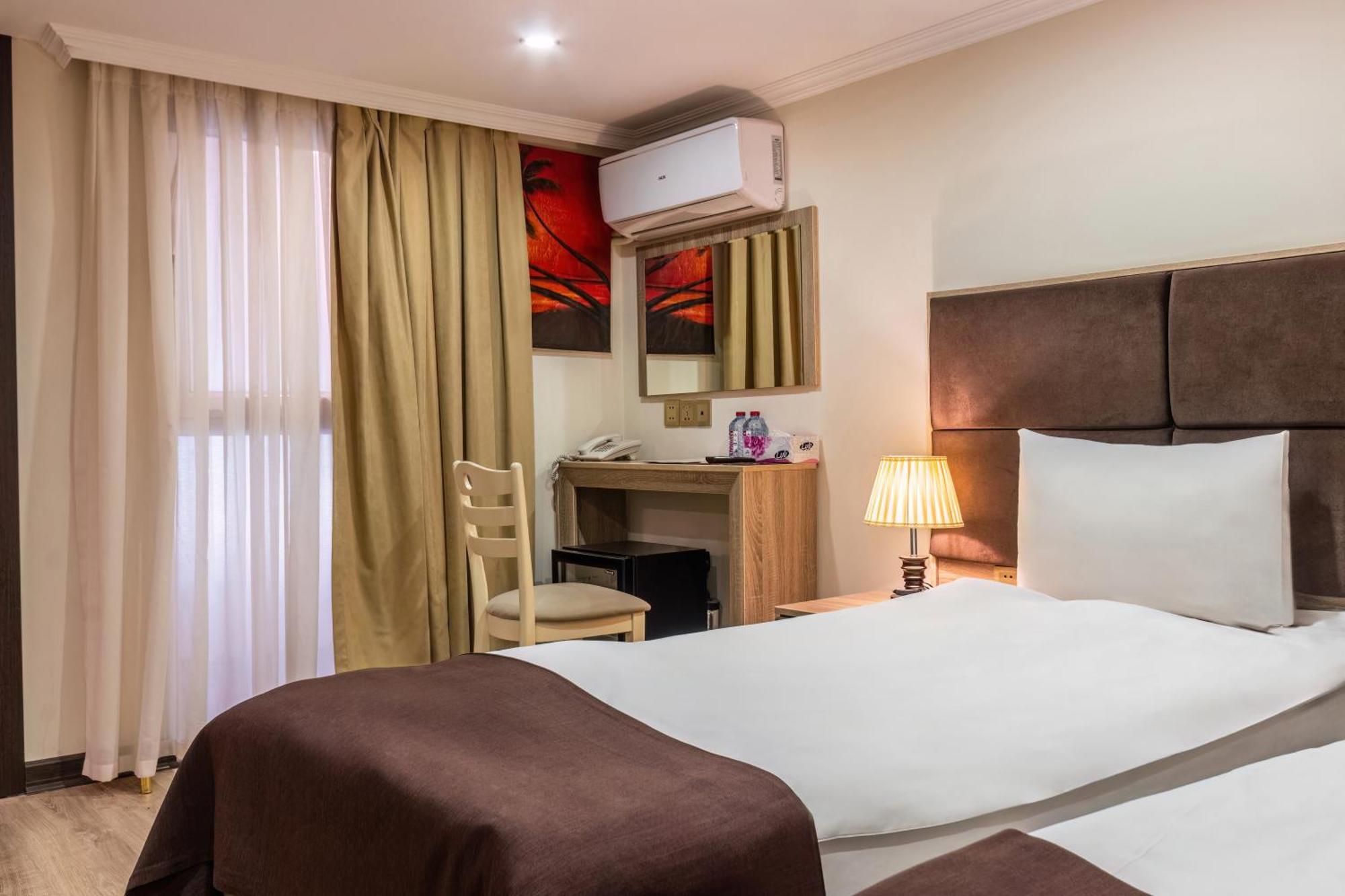 Deluxe Hotel Баку Екстериор снимка