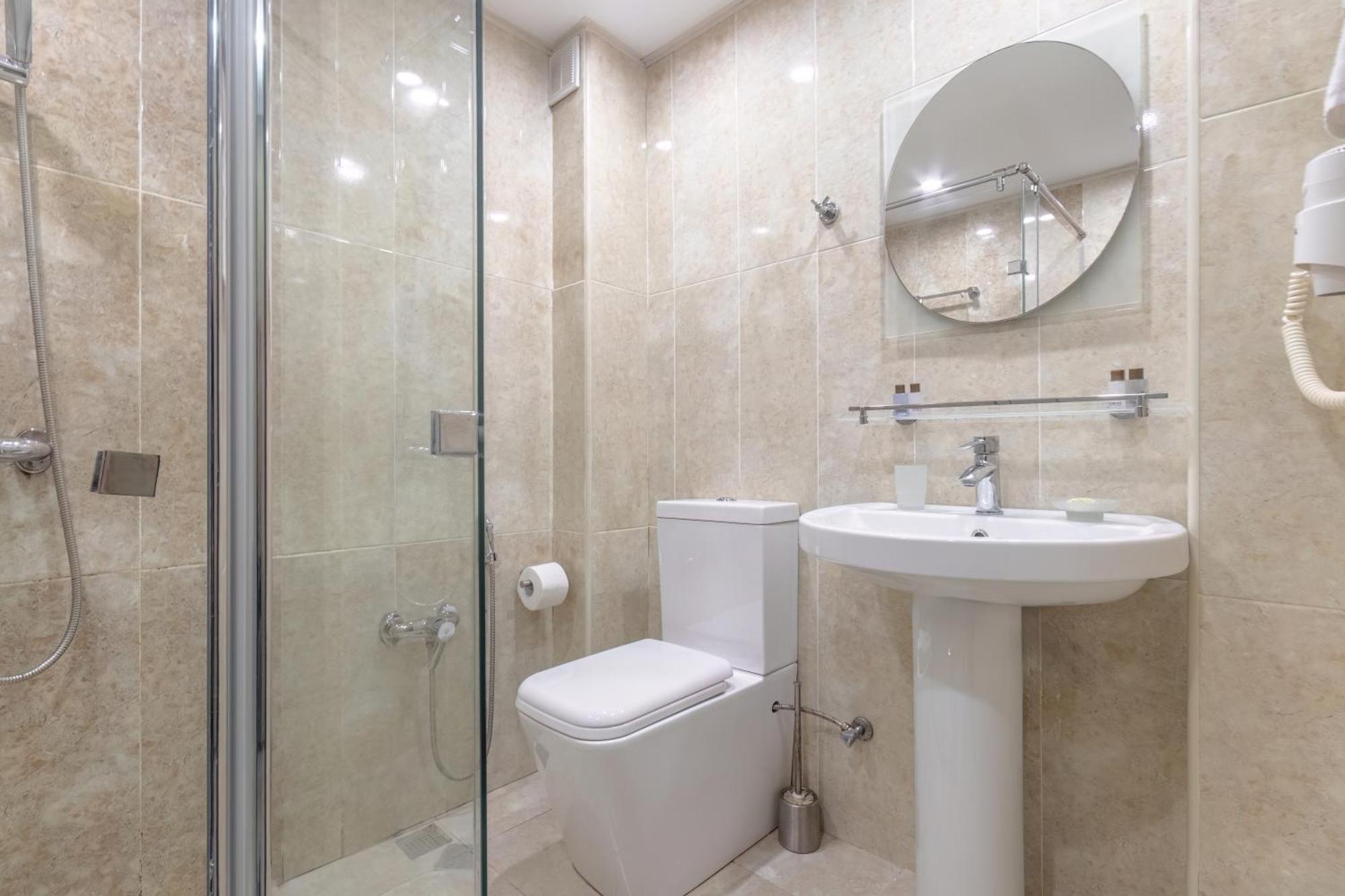 Deluxe Hotel Баку Екстериор снимка