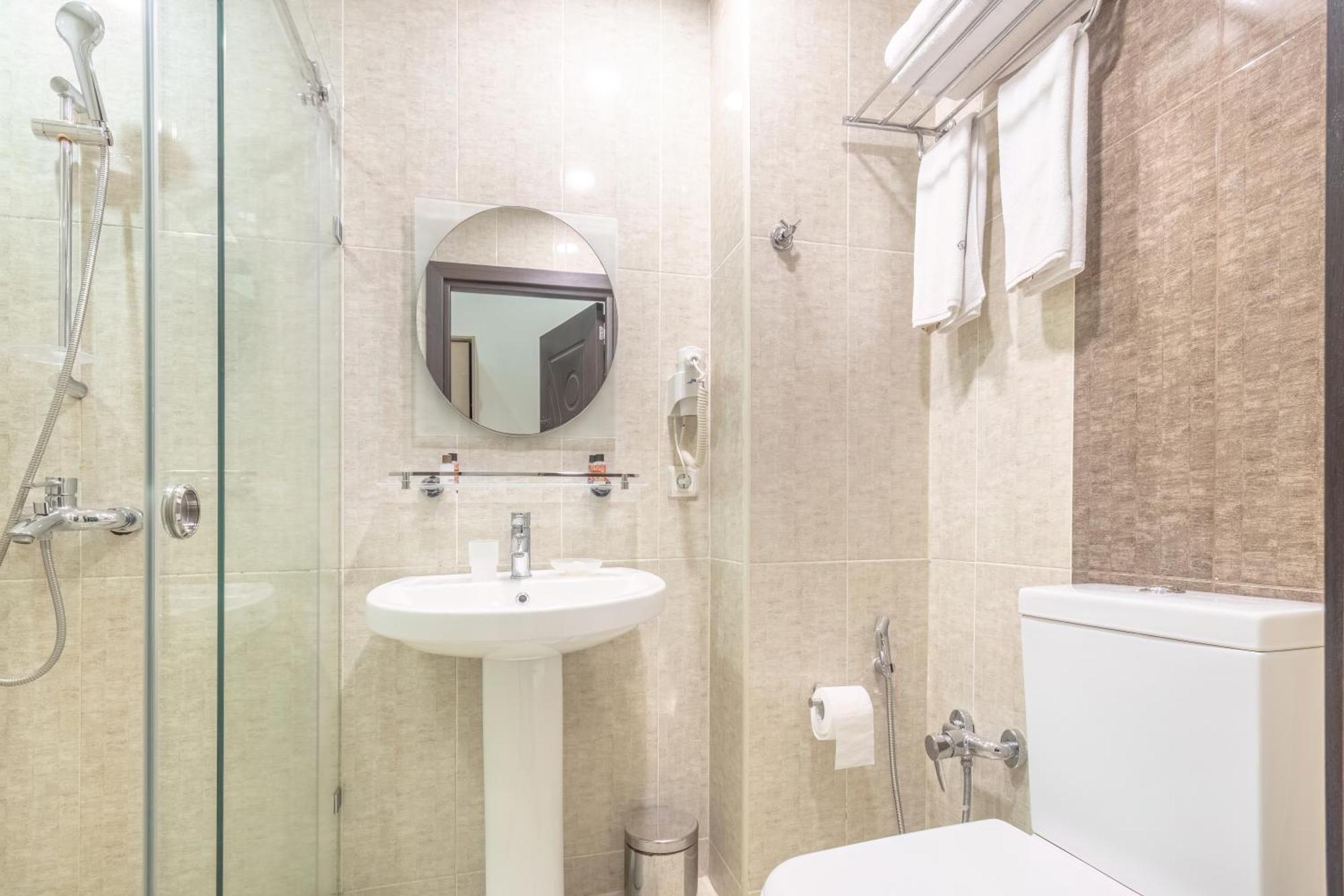 Deluxe Hotel Баку Екстериор снимка