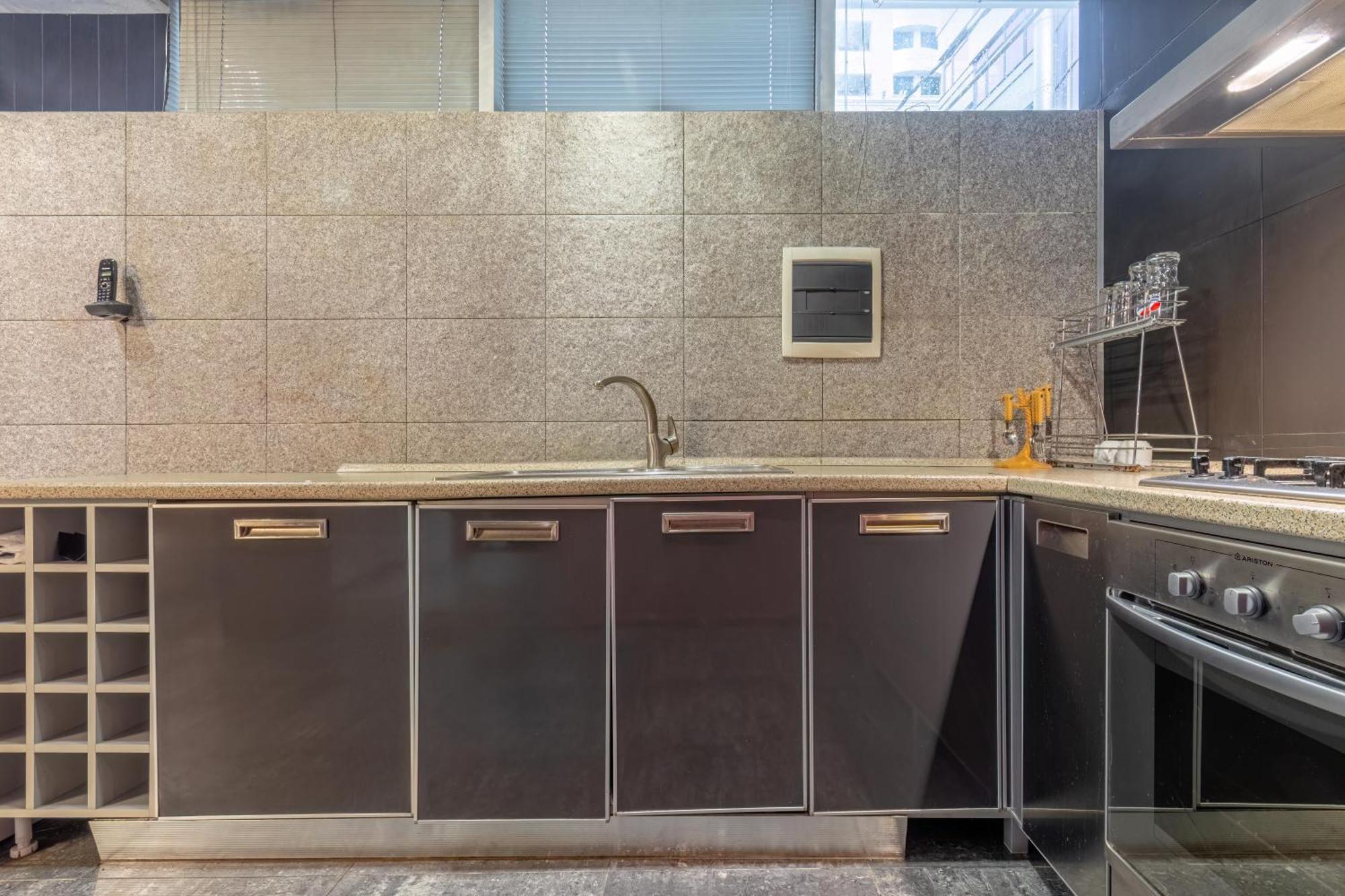 Deluxe Hotel Баку Екстериор снимка