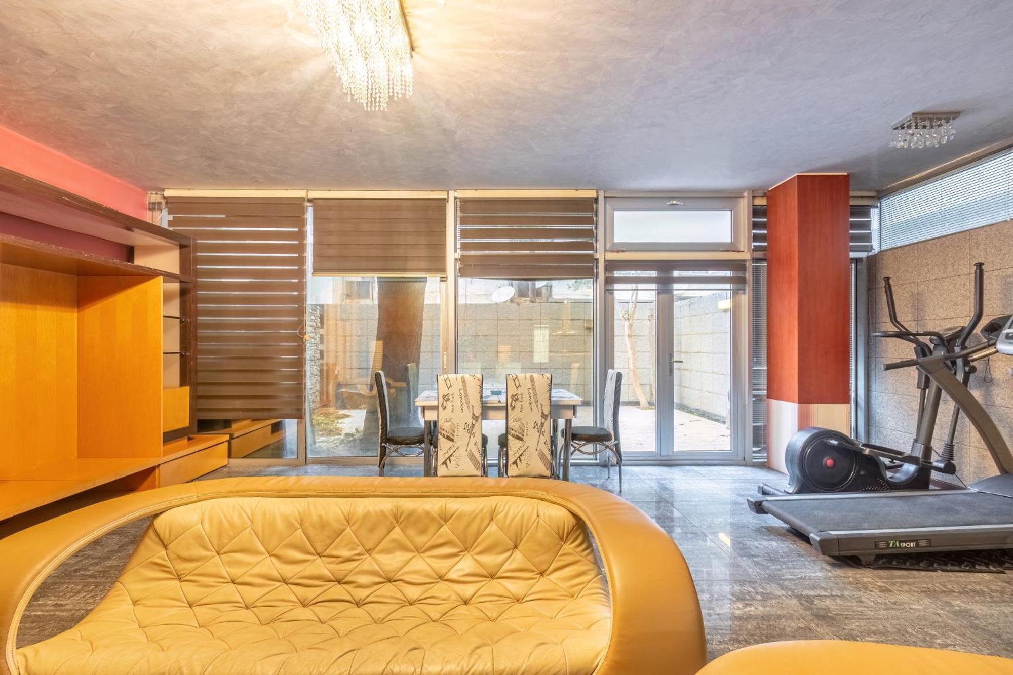 Deluxe Hotel Баку Екстериор снимка